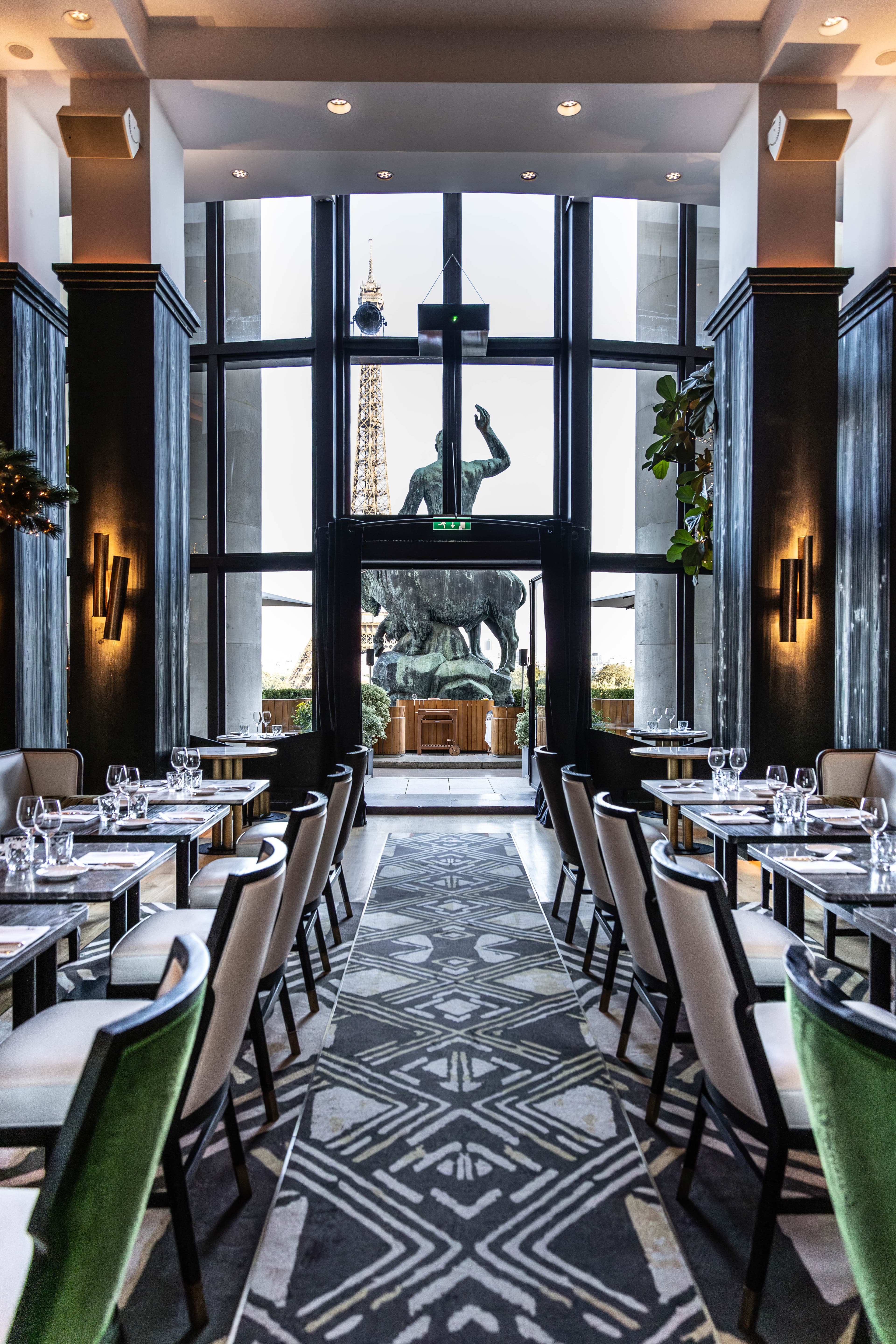Restaurant avec vue sur la Tour Eiffel